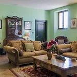 Leone Bed & Breakfast 4*