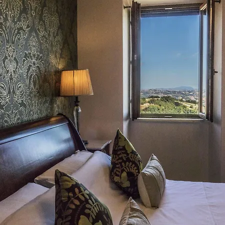 Leone Bed & Breakfast 4*